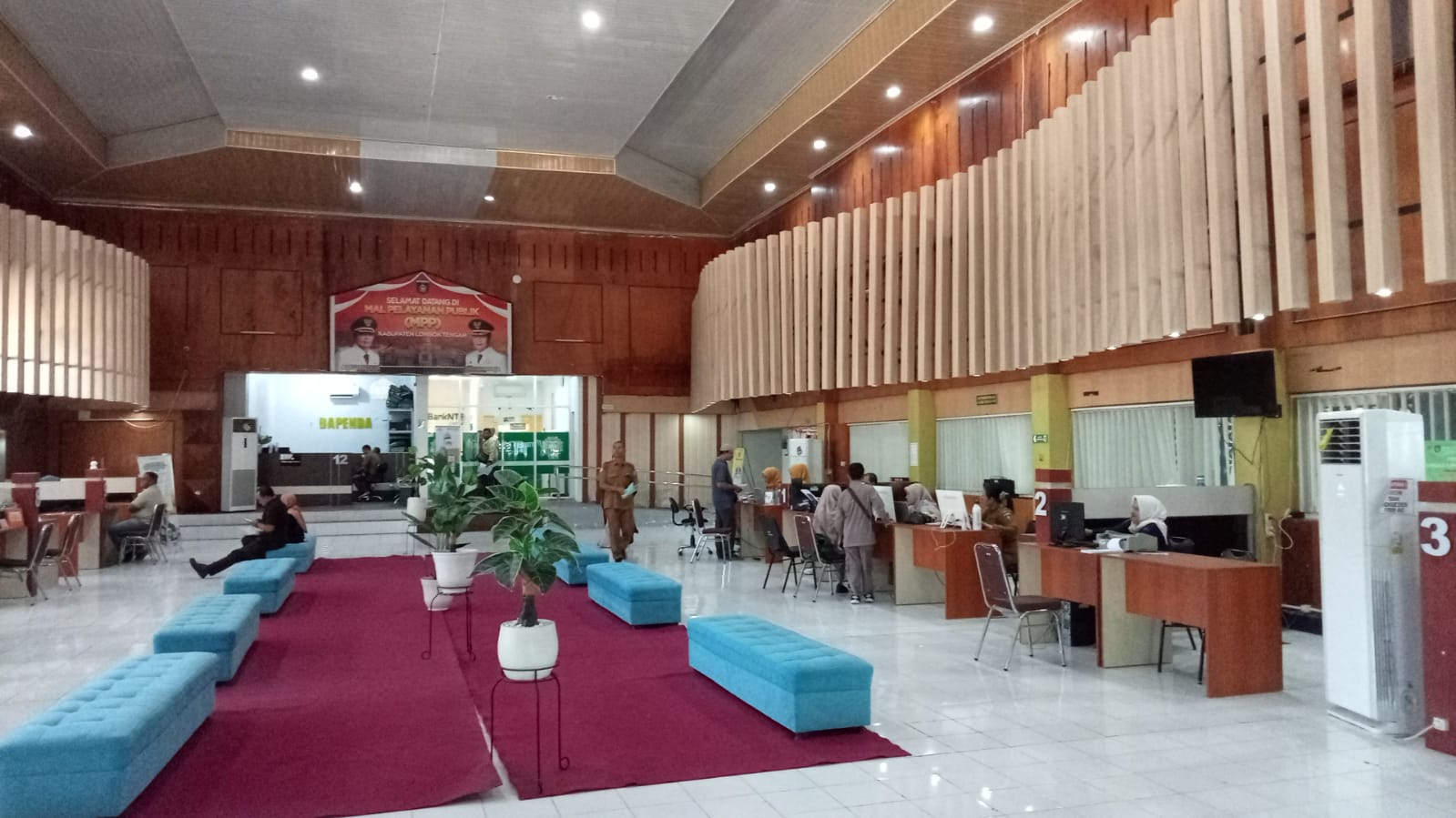 Dinas Pekerjaan Umum dan Penataan Ruang Lombok Tengah Hadirkan Pelayanan di Mall Pelayanan Publik Praya